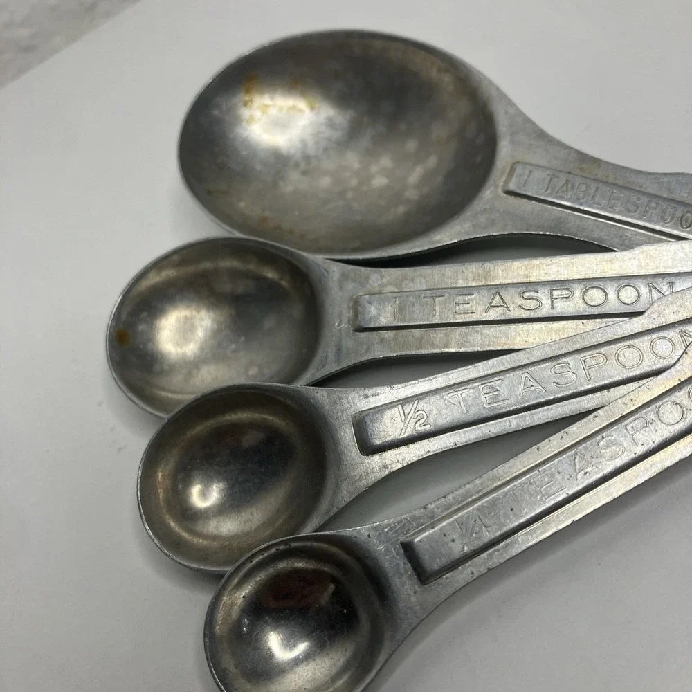 Vintage US Std Aluminum Measuring Spoons Oval 4pc On Ring Farmhouse Rustic MCM